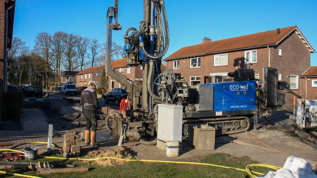Forage géothermique : machine de forage sur un chantier